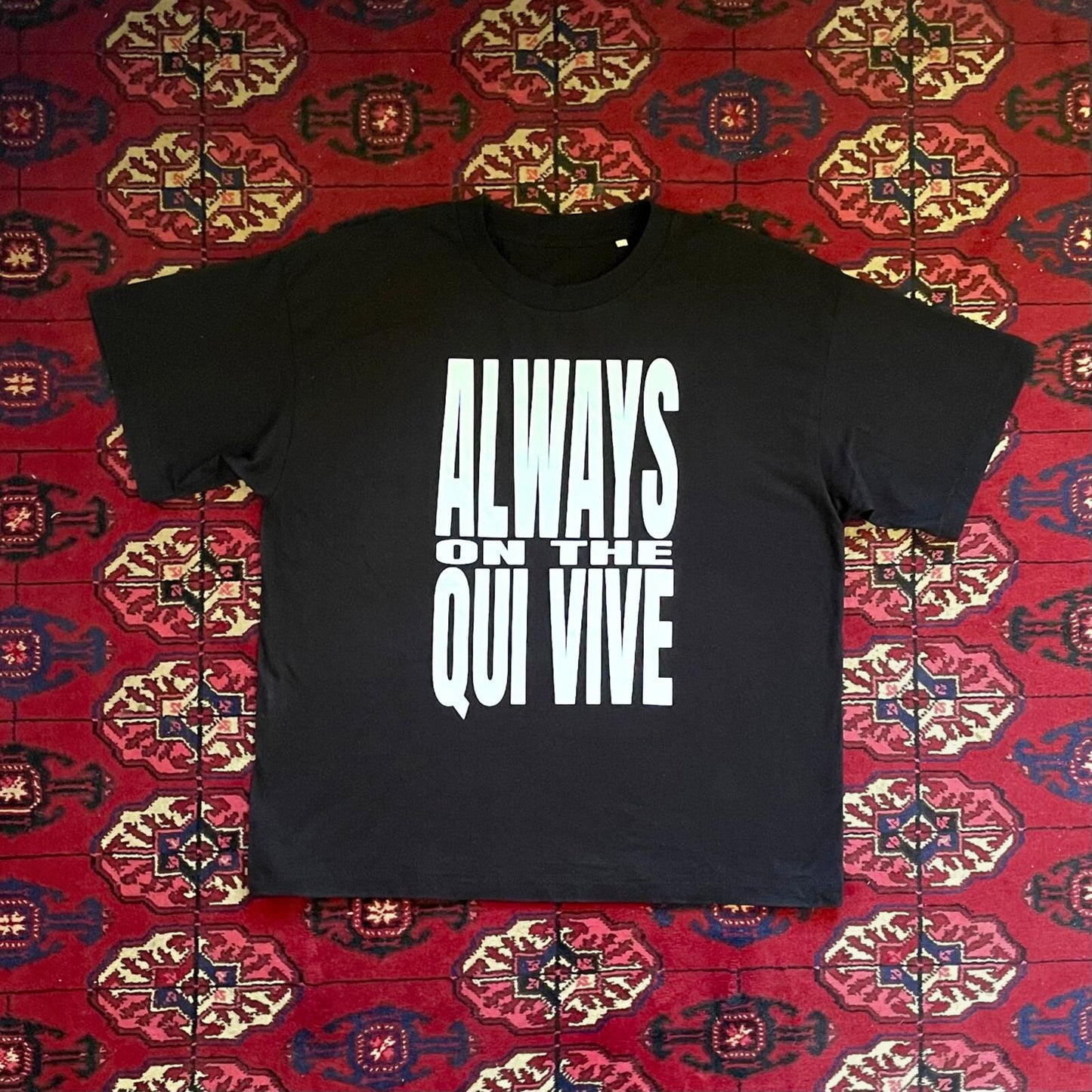 QUI-VIVE BLACK TEE